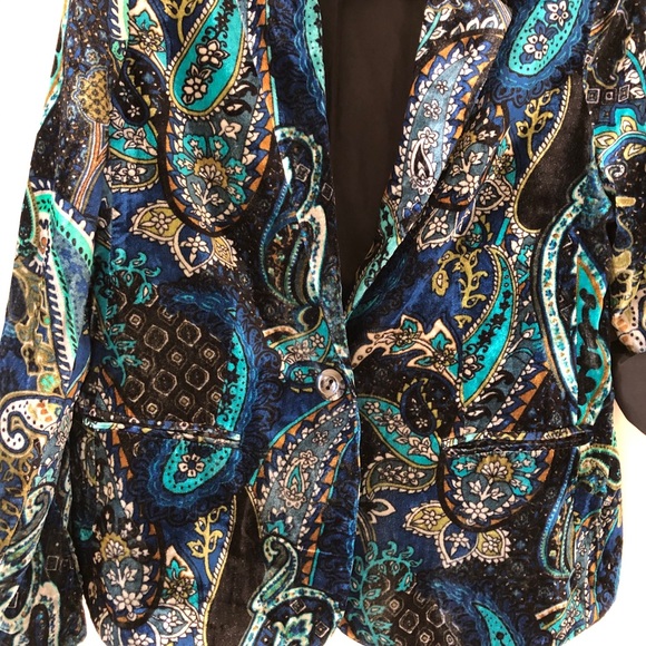 Beautiful velour jacket. - Picture 2 of 3